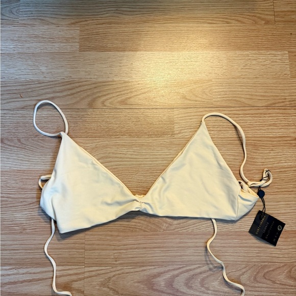 Skatie Cream Triangle Bikini Top Sz XL NWT - Picture 1 of 2
